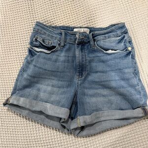 Judy Blue Women's Rolled Hem Jean Shorts - Light Blue